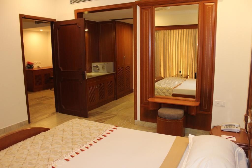 Paramount Inn Sriperumbudur Exterior photo