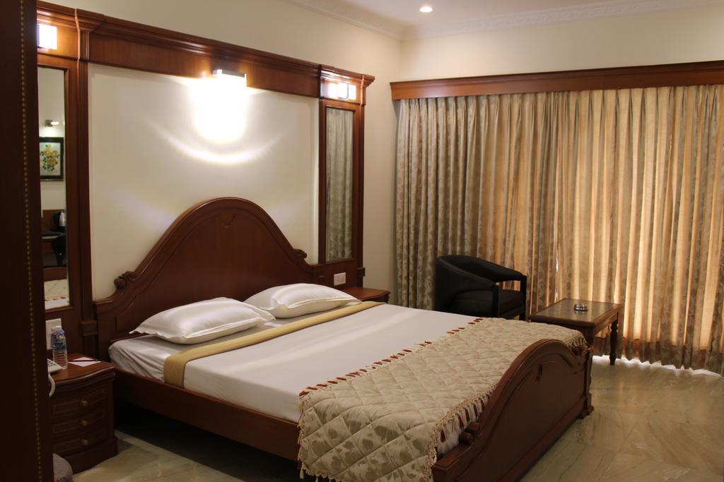 Paramount Inn Sriperumbudur Exterior photo