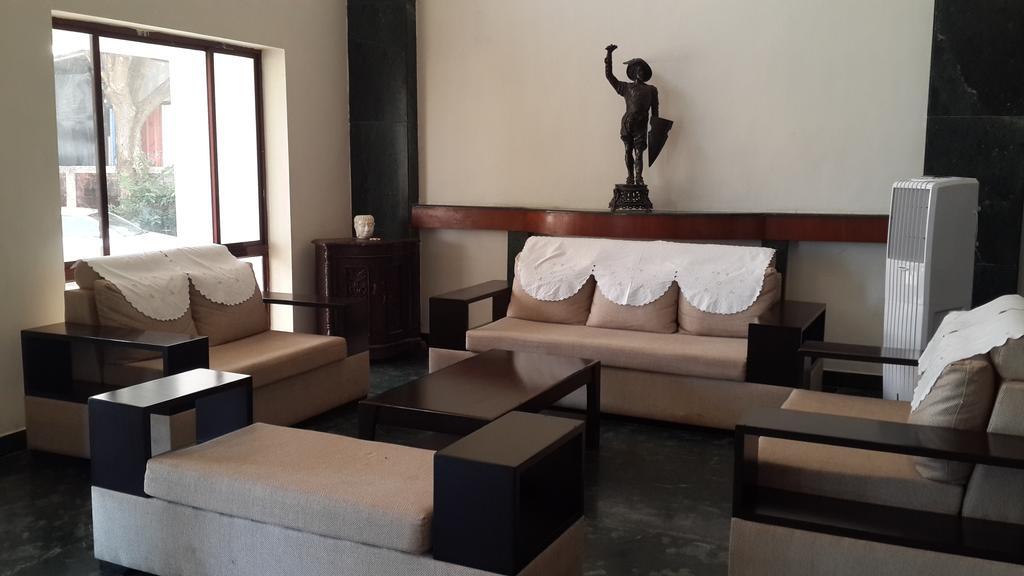 Paramount Inn Sriperumbudur Exterior photo
