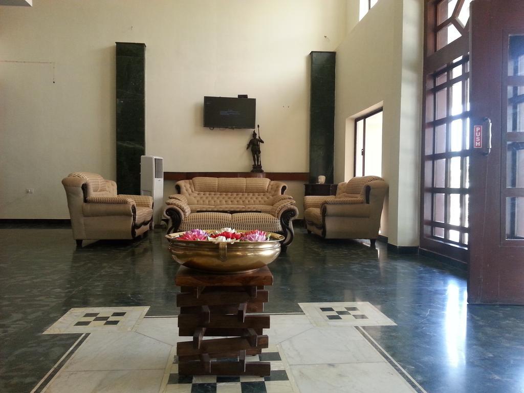 Paramount Inn Sriperumbudur Exterior photo