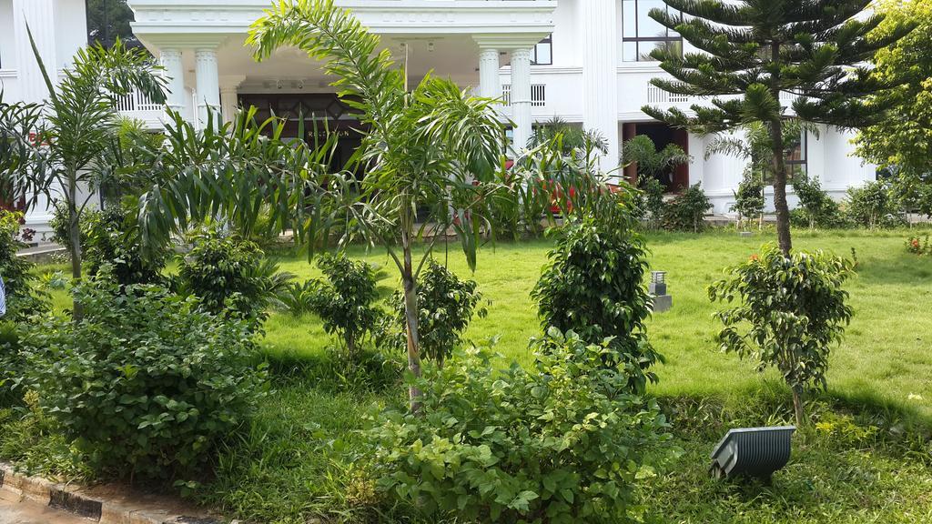 Paramount Inn Sriperumbudur Exterior photo