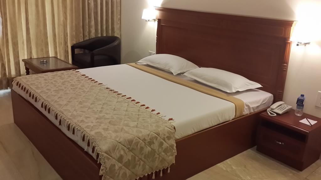 Paramount Inn Sriperumbudur Exterior photo